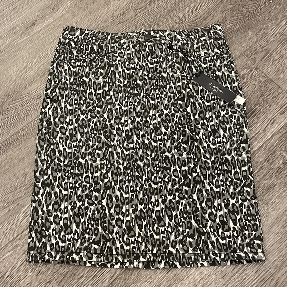 🆕 NWT D jeans leopard print skirt modern fit size 6 H8